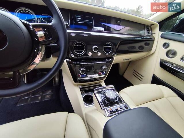 Синій Ролс Ройс Фантом, об'ємом двигуна 6.75 л та пробігом 37 тис. км за 450000 $, фото 15 на Automoto.ua