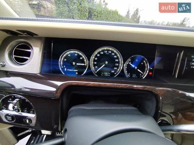 Синій Ролс Ройс Фантом, об'ємом двигуна 6.75 л та пробігом 37 тис. км за 450000 $, фото 18 на Automoto.ua