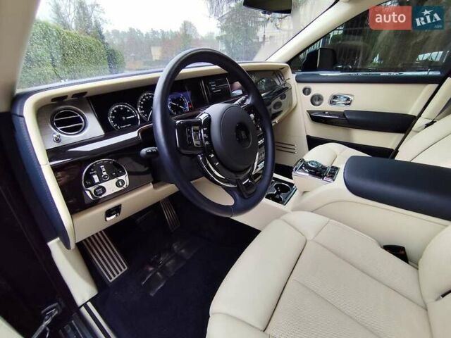 Синій Ролс Ройс Фантом, об'ємом двигуна 6.75 л та пробігом 37 тис. км за 450000 $, фото 17 на Automoto.ua