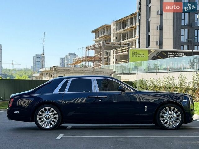 Синій Ролс Ройс Фантом, об'ємом двигуна 6.75 л та пробігом 36 тис. км за 400000 $, фото 23 на Automoto.ua