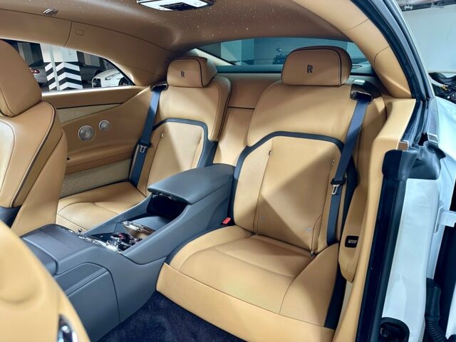Білий Ролс Ройс Wraith, об'ємом двигуна 0 л та пробігом 0 тис. км за 650000 $, фото 42 на Automoto.ua