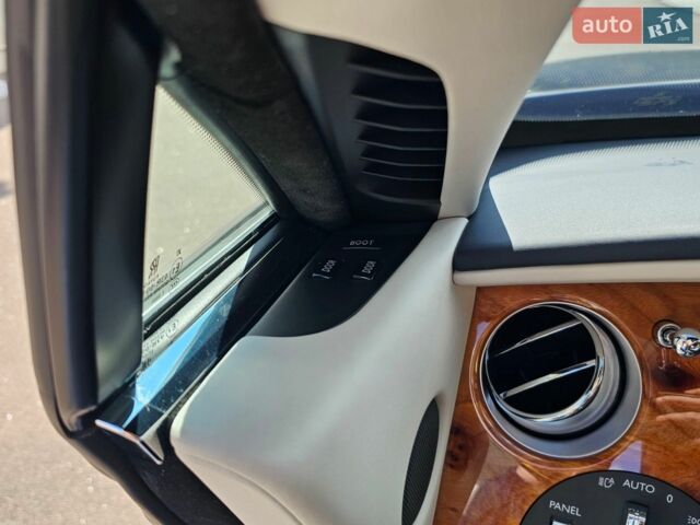 Синій Ролс Ройс Wraith, об'ємом двигуна 6.59 л та пробігом 11 тис. км за 198000 $, фото 42 на Automoto.ua