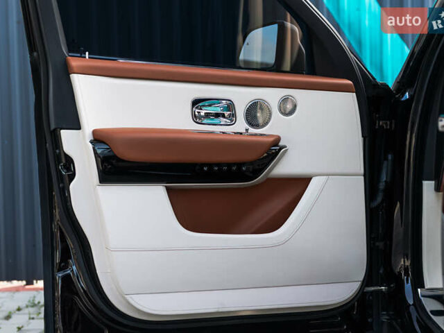 Черный Ролс Ройс Cullinan, объемом двигателя 0 л и пробегом 52 тыс. км за 440000 $, фото 36 на Automoto.ua