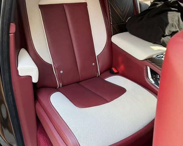 Чорний Ролс Ройс Cullinan, об'ємом двигуна 6.7 л та пробігом 28 тис. км за 414000 $, фото 21 на Automoto.ua