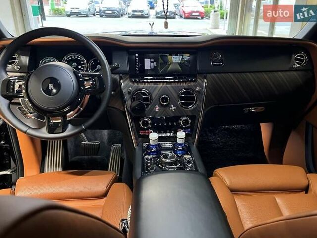 Черный Ролс Ройс Cullinan, объемом двигателя 6.7 л и пробегом 50 тыс. км за 390000 $, фото 19 на Automoto.ua