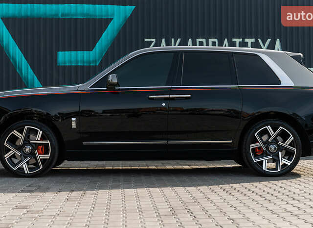 Черный Ролс Ройс Cullinan, объемом двигателя 0 л и пробегом 52 тыс. км за 440000 $, фото 21 на Automoto.ua