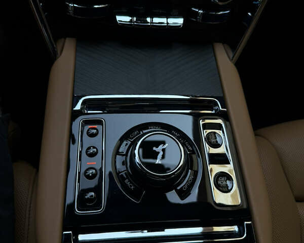 Черный Ролс Ройс Cullinan, объемом двигателя 6.75 л и пробегом 57 тыс. км за 385000 $, фото 31 на Automoto.ua