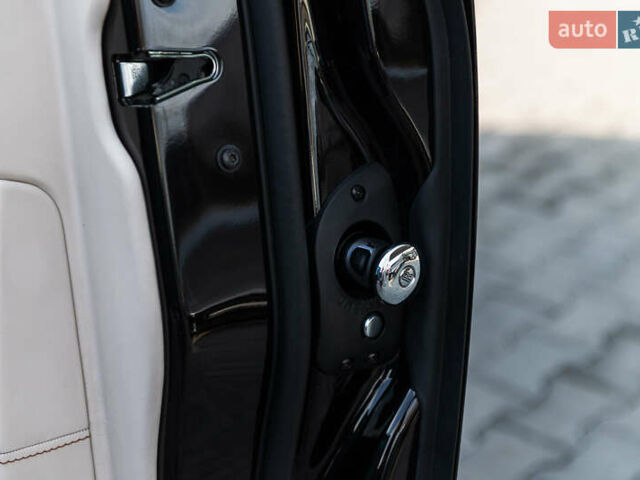 Черный Ролс Ройс Cullinan, объемом двигателя 0 л и пробегом 52 тыс. км за 440000 $, фото 41 на Automoto.ua