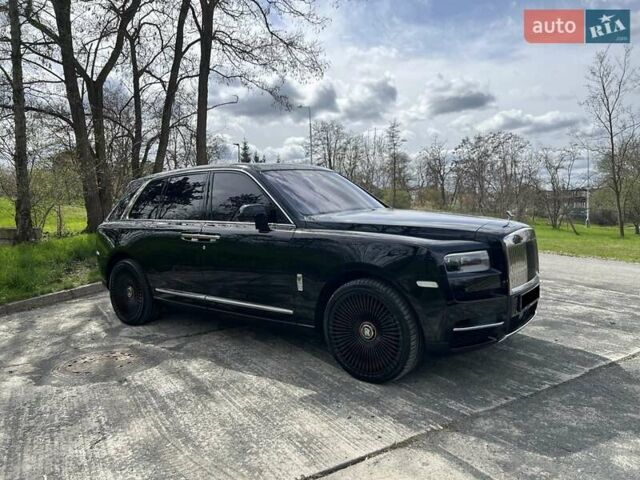 Черный Ролс Ройс Cullinan, объемом двигателя 6.7 л и пробегом 50 тыс. км за 390000 $, фото 2 на Automoto.ua