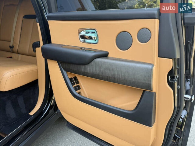 Черный Ролс Ройс Cullinan, объемом двигателя 6.75 л и пробегом 57 тыс. км за 385000 $, фото 15 на Automoto.ua