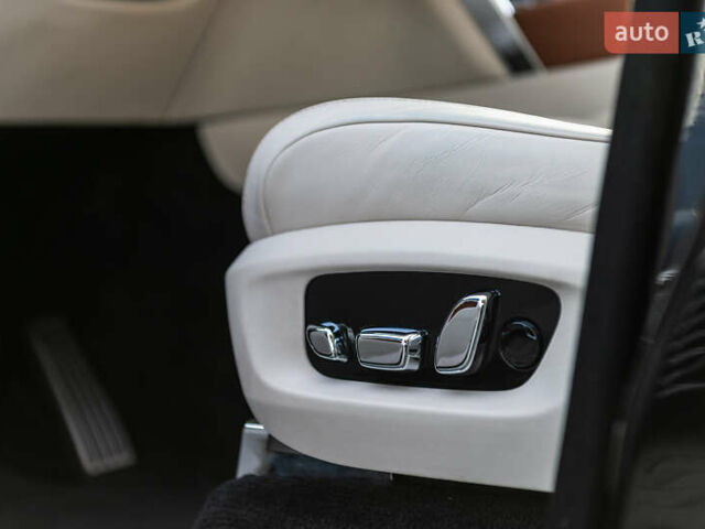 Черный Ролс Ройс Cullinan, объемом двигателя 0 л и пробегом 52 тыс. км за 440000 $, фото 34 на Automoto.ua