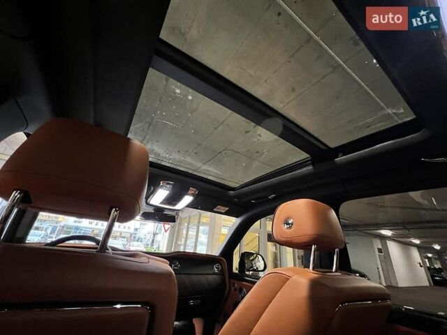 Черный Ролс Ройс Cullinan, объемом двигателя 6.7 л и пробегом 50 тыс. км за 390000 $, фото 20 на Automoto.ua