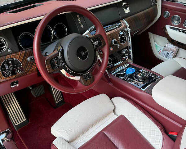 Чорний Ролс Ройс Cullinan, об'ємом двигуна 6.7 л та пробігом 28 тис. км за 414000 $, фото 9 на Automoto.ua