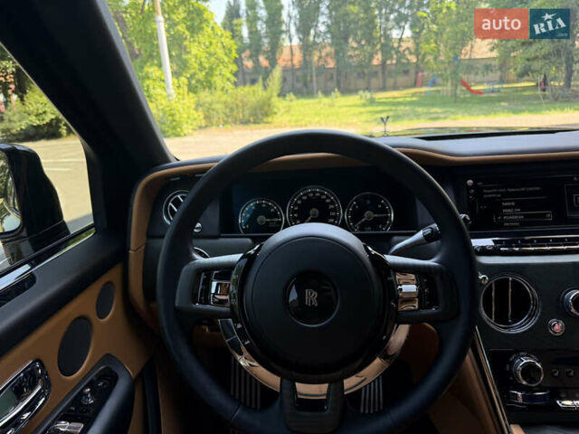 Черный Ролс Ройс Cullinan, объемом двигателя 6.75 л и пробегом 57 тыс. км за 385000 $, фото 28 на Automoto.ua