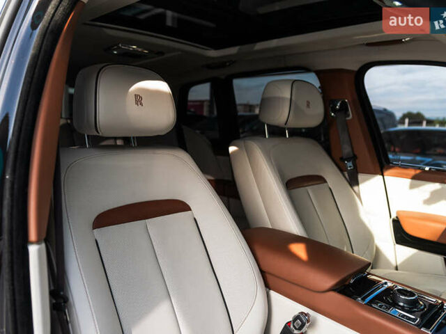 Черный Ролс Ройс Cullinan, объемом двигателя 0 л и пробегом 52 тыс. км за 440000 $, фото 47 на Automoto.ua