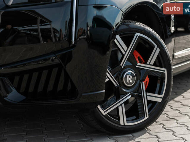 Черный Ролс Ройс Cullinan, объемом двигателя 0 л и пробегом 52 тыс. км за 440000 $, фото 1 на Automoto.ua