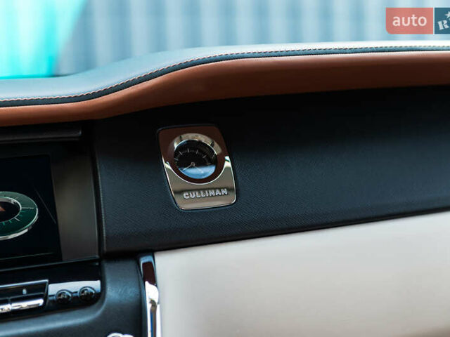 Черный Ролс Ройс Cullinan, объемом двигателя 0 л и пробегом 52 тыс. км за 440000 $, фото 29 на Automoto.ua
