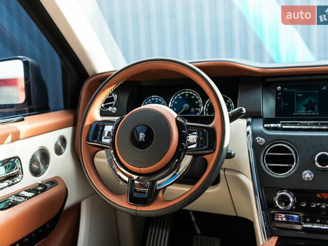 Черный Ролс Ройс Cullinan, объемом двигателя 0 л и пробегом 52 тыс. км за 440000 $, фото 28 на Automoto.ua