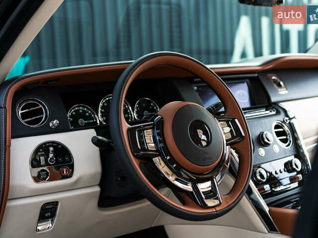 Черный Ролс Ройс Cullinan, объемом двигателя 0 л и пробегом 52 тыс. км за 440000 $, фото 26 на Automoto.ua