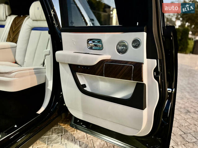 Чорний Ролс Ройс Cullinan, об'ємом двигуна 6.75 л та пробігом 37 тис. км за 490000 $, фото 32 на Automoto.ua
