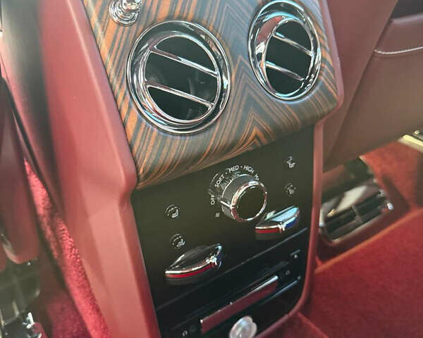 Чорний Ролс Ройс Cullinan, об'ємом двигуна 6.7 л та пробігом 28 тис. км за 414000 $, фото 16 на Automoto.ua