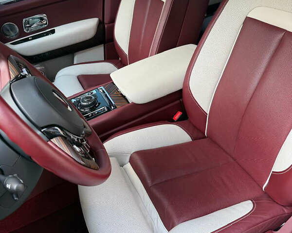 Чорний Ролс Ройс Cullinan, об'ємом двигуна 6.7 л та пробігом 28 тис. км за 414000 $, фото 14 на Automoto.ua