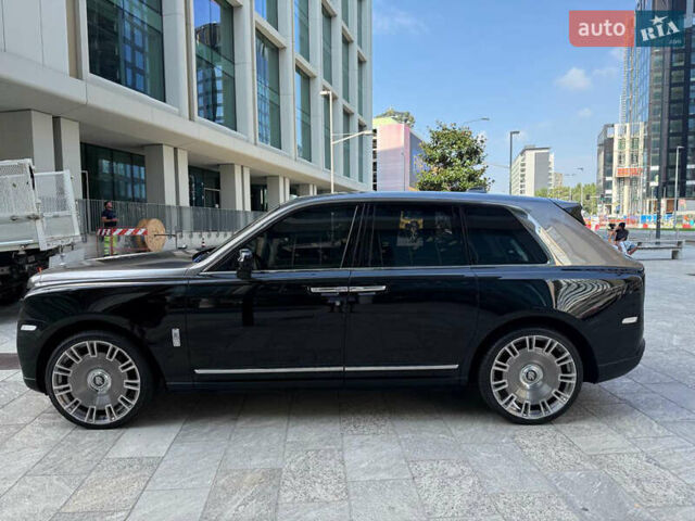 Черный Ролс Ройс Cullinan, объемом двигателя 6.7 л и пробегом 28 тыс. км за 414000 $, фото 6 на Automoto.ua