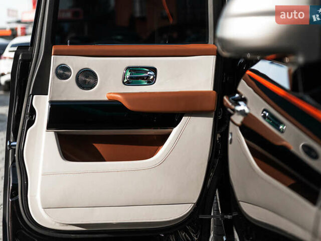 Черный Ролс Ройс Cullinan, объемом двигателя 0 л и пробегом 52 тыс. км за 440000 $, фото 50 на Automoto.ua