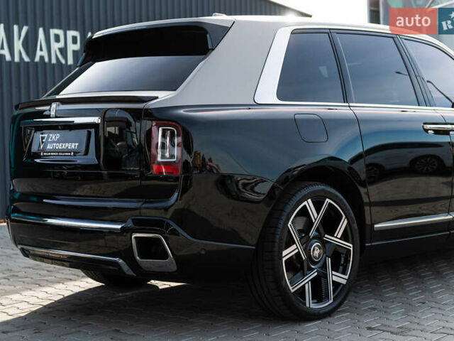 Черный Ролс Ройс Cullinan, объемом двигателя 0 л и пробегом 52 тыс. км за 440000 $, фото 18 на Automoto.ua