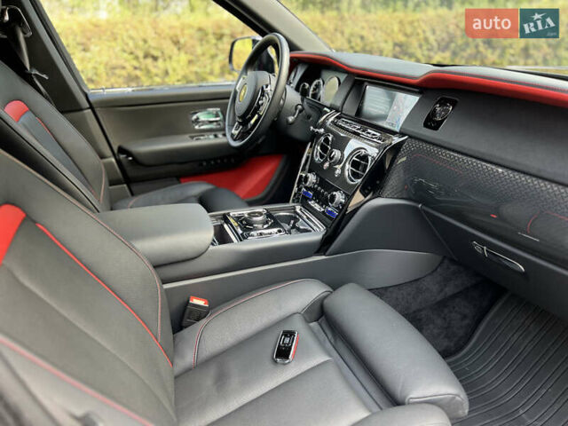 Черный Ролс Ройс Cullinan, объемом двигателя 6.75 л и пробегом 46 тыс. км за 450000 $, фото 30 на Automoto.ua