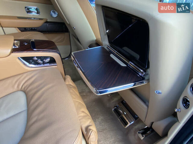 Черный Ролс Ройс Cullinan, объемом двигателя 6.75 л и пробегом 84 тыс. км за 337000 $, фото 11 на Automoto.ua