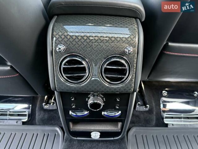 Черный Ролс Ройс Cullinan, объемом двигателя 6.75 л и пробегом 47 тыс. км за 419900 $, фото 74 на Automoto.ua