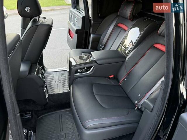 Черный Ролс Ройс Cullinan, объемом двигателя 6.75 л и пробегом 47 тыс. км за 419900 $, фото 87 на Automoto.ua