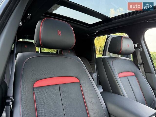 Черный Ролс Ройс Cullinan, объемом двигателя 6.75 л и пробегом 47 тыс. км за 419900 $, фото 58 на Automoto.ua