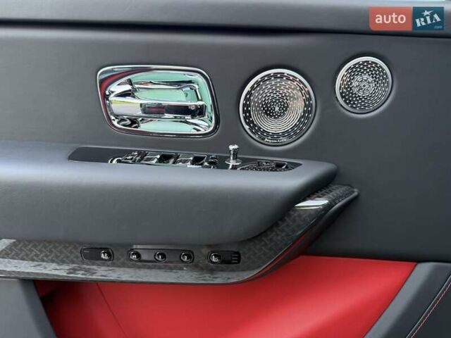 Черный Ролс Ройс Cullinan, объемом двигателя 6.75 л и пробегом 47 тыс. км за 419900 $, фото 96 на Automoto.ua