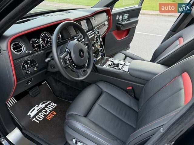 Черный Ролс Ройс Cullinan, объемом двигателя 6.75 л и пробегом 47 тыс. км за 419900 $, фото 102 на Automoto.ua