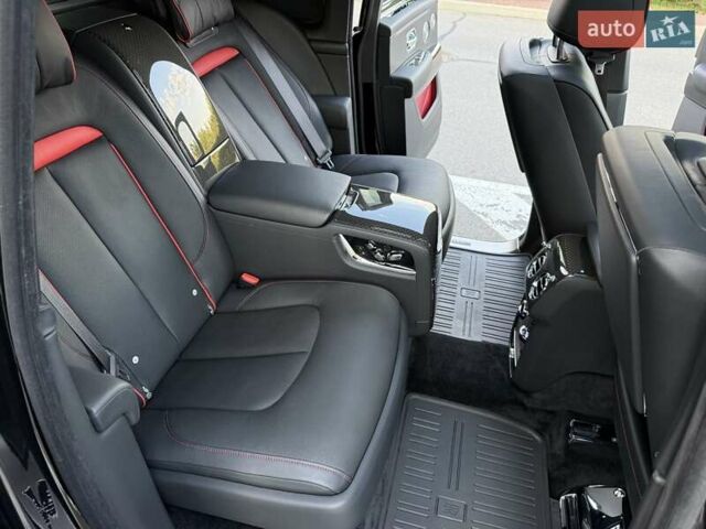 Черный Ролс Ройс Cullinan, объемом двигателя 6.75 л и пробегом 47 тыс. км за 419900 $, фото 70 на Automoto.ua