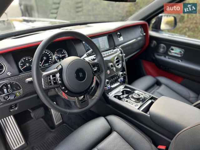 Черный Ролс Ройс Cullinan, объемом двигателя 6.75 л и пробегом 46 тыс. км за 450000 $, фото 11 на Automoto.ua