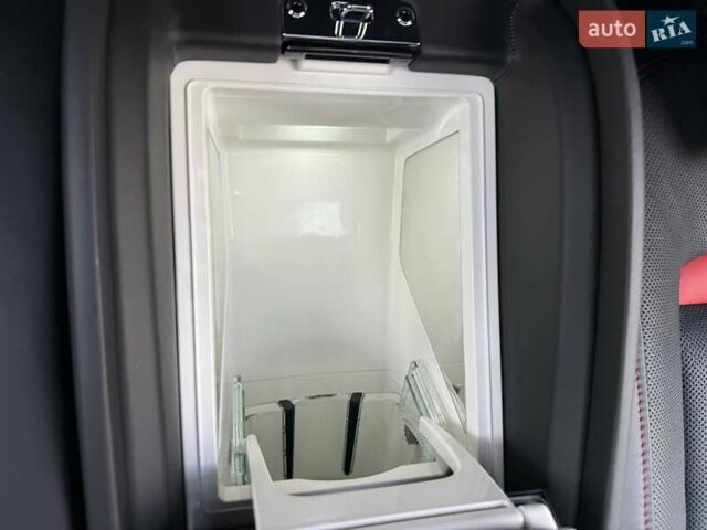 Черный Ролс Ройс Cullinan, объемом двигателя 6.75 л и пробегом 47 тыс. км за 419900 $, фото 76 на Automoto.ua