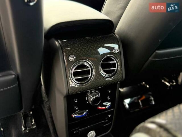 Черный Ролс Ройс Cullinan, объемом двигателя 6.7 л и пробегом 11 тыс. км за 520000 $, фото 39 на Automoto.ua