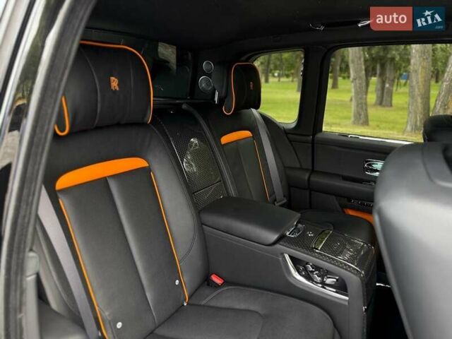 Черный Ролс Ройс Cullinan, объемом двигателя 6.7 л и пробегом 11 тыс. км за 497000 $, фото 11 на Automoto.ua