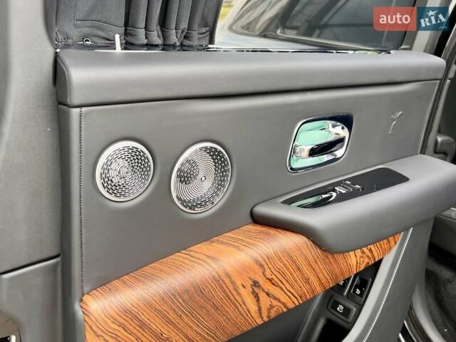 Чорний Ролс Ройс Cullinan, об'ємом двигуна 6.75 л та пробігом 18 тис. км за 399999 $, фото 60 на Automoto.ua