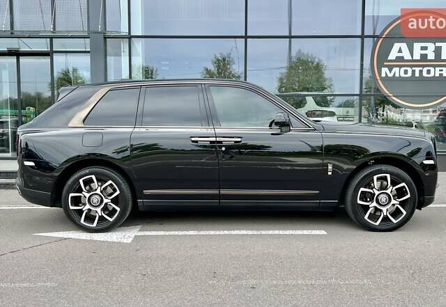 Чорний Ролс Ройс Cullinan, об'ємом двигуна 6.75 л та пробігом 18 тис. км за 399999 $, фото 4 на Automoto.ua