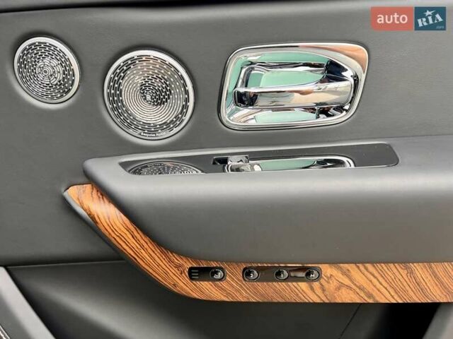 Чорний Ролс Ройс Cullinan, об'ємом двигуна 6.75 л та пробігом 18 тис. км за 399999 $, фото 72 на Automoto.ua