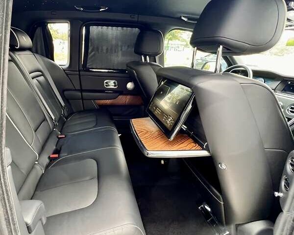Чорний Ролс Ройс Cullinan, об'ємом двигуна 6.75 л та пробігом 18 тис. км за 399999 $, фото 62 на Automoto.ua