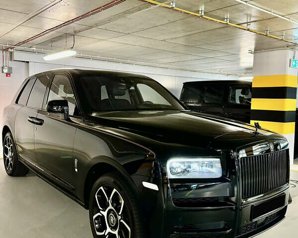Чорний Ролс Ройс Cullinan, об'ємом двигуна 6.75 л та пробігом 5 тис. км за 555000 $, фото 2 на Automoto.ua