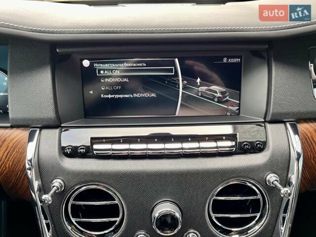 Чорний Ролс Ройс Cullinan, об'ємом двигуна 6.75 л та пробігом 18 тис. км за 399999 $, фото 56 на Automoto.ua