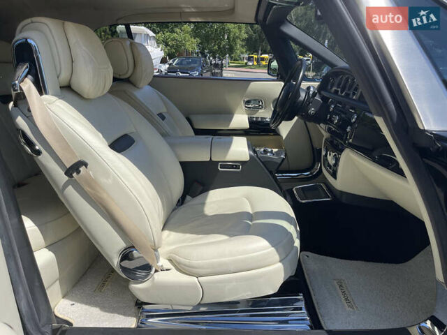 Черный Ролс Ройс Phantom Drophead Coupe, объемом двигателя 6.75 л и пробегом 124 тыс. км за 220000 $, фото 27 на Automoto.ua