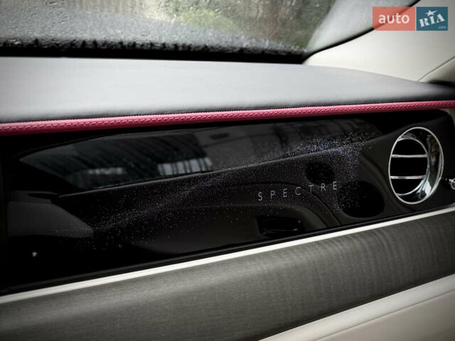 Зеленый Ролс Ройс Spectre, объемом двигателя 0 л и пробегом 16 тыс. км за 540000 $, фото 51 на Automoto.ua