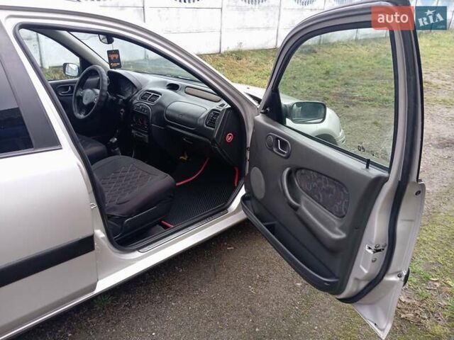 Серый Ровер 200, объемом двигателя 1.4 л и пробегом 224 тыс. км за 2350 $, фото 15 на Automoto.ua